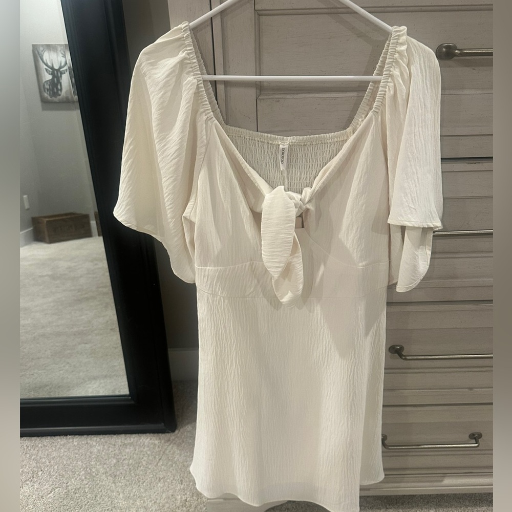 Women's Cream Tie-Front Puff Sleeve dress